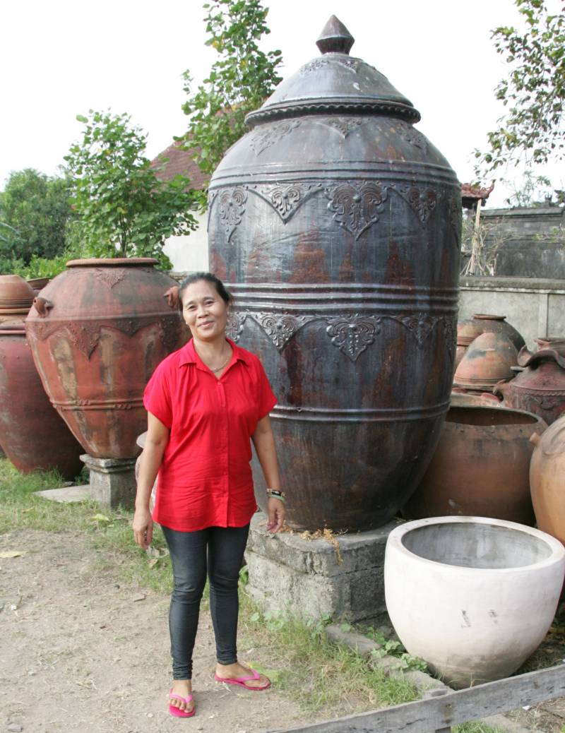 Terracotta pottery in Denpasar, Bali